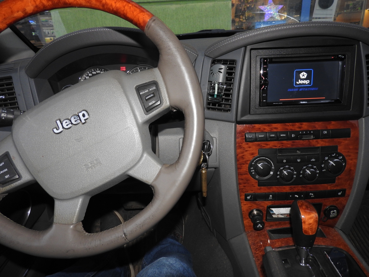Jeep Grand Cherokee.jpg